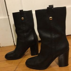 Black Nine West leather boots